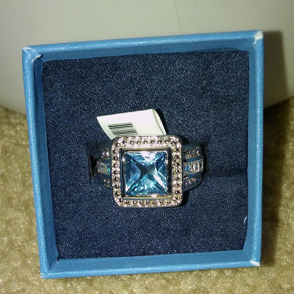 Beautiful Rings NEW - Picture 2 of 3